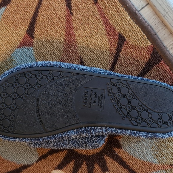 Women's Acorn Slippers - Picture 4 of 7